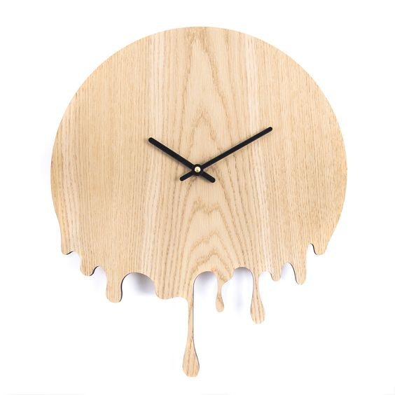 часы с логотипом