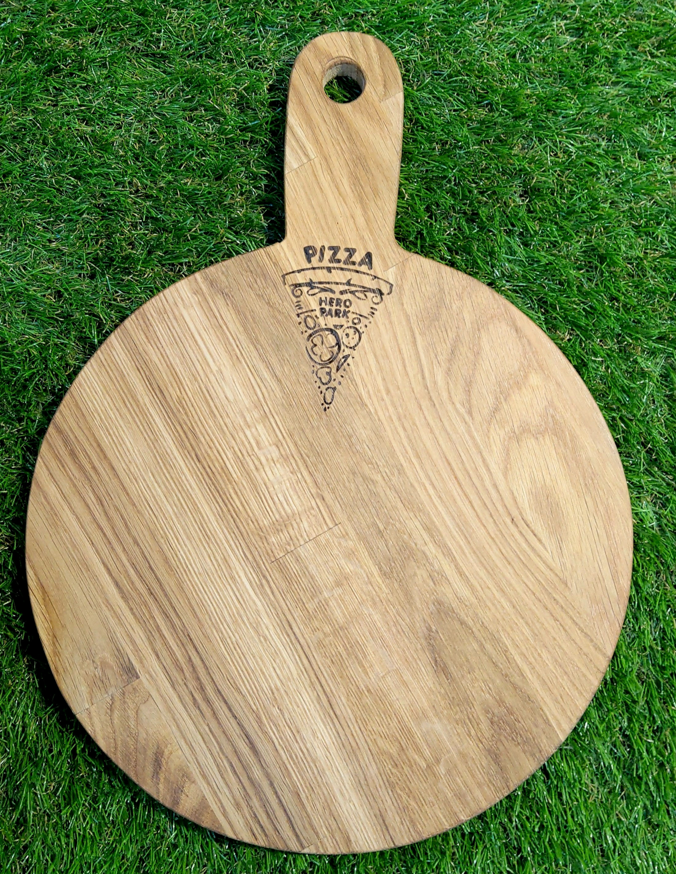 доска с логотипом