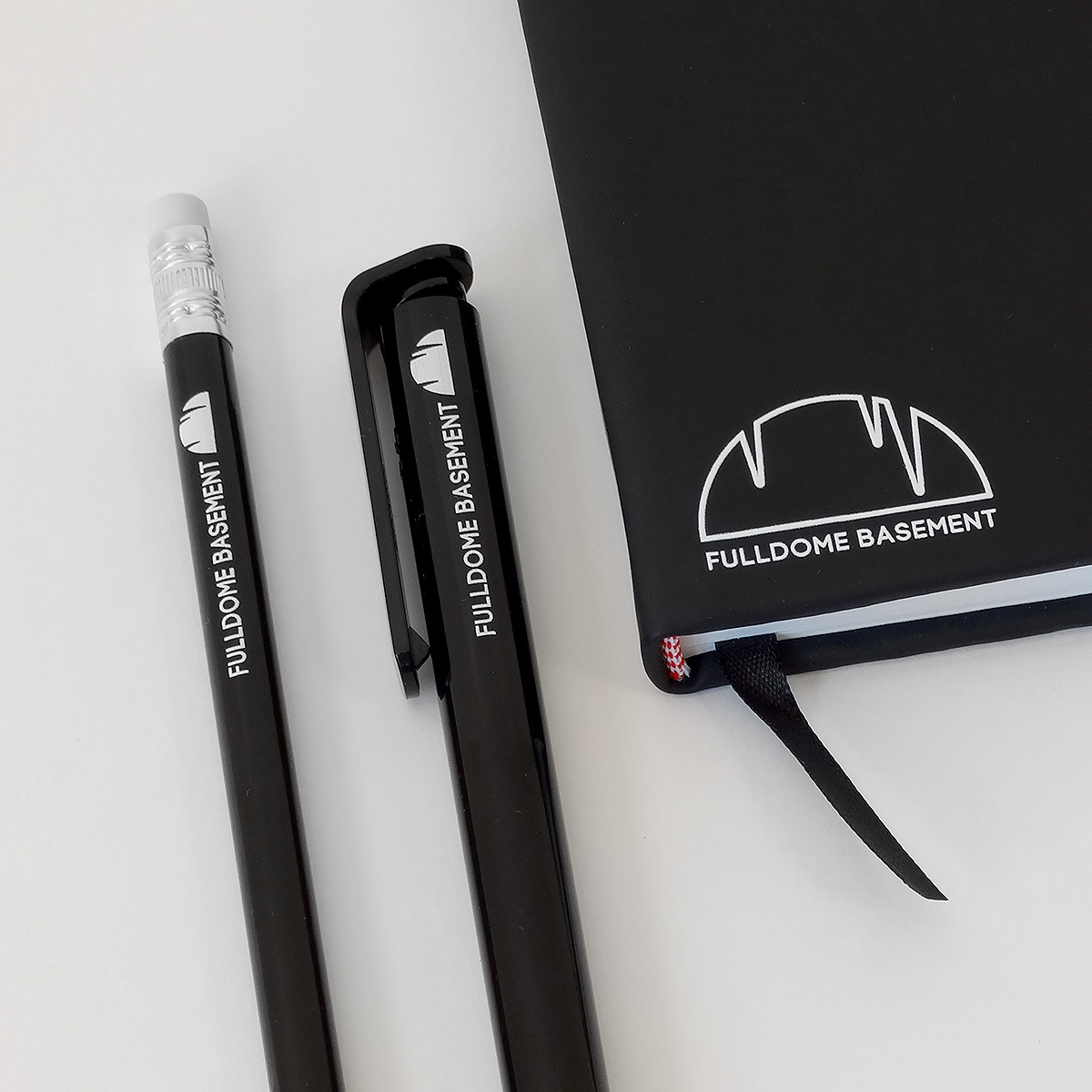 набор с логотипом