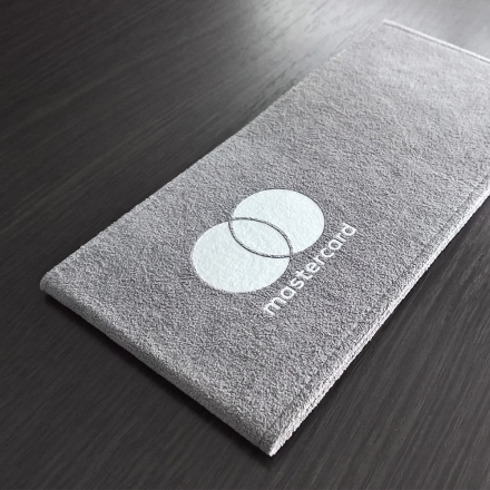 обложка с логотипом, чехол с логотипом