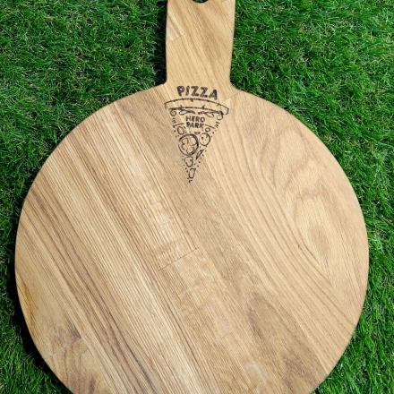 доска с логотипом